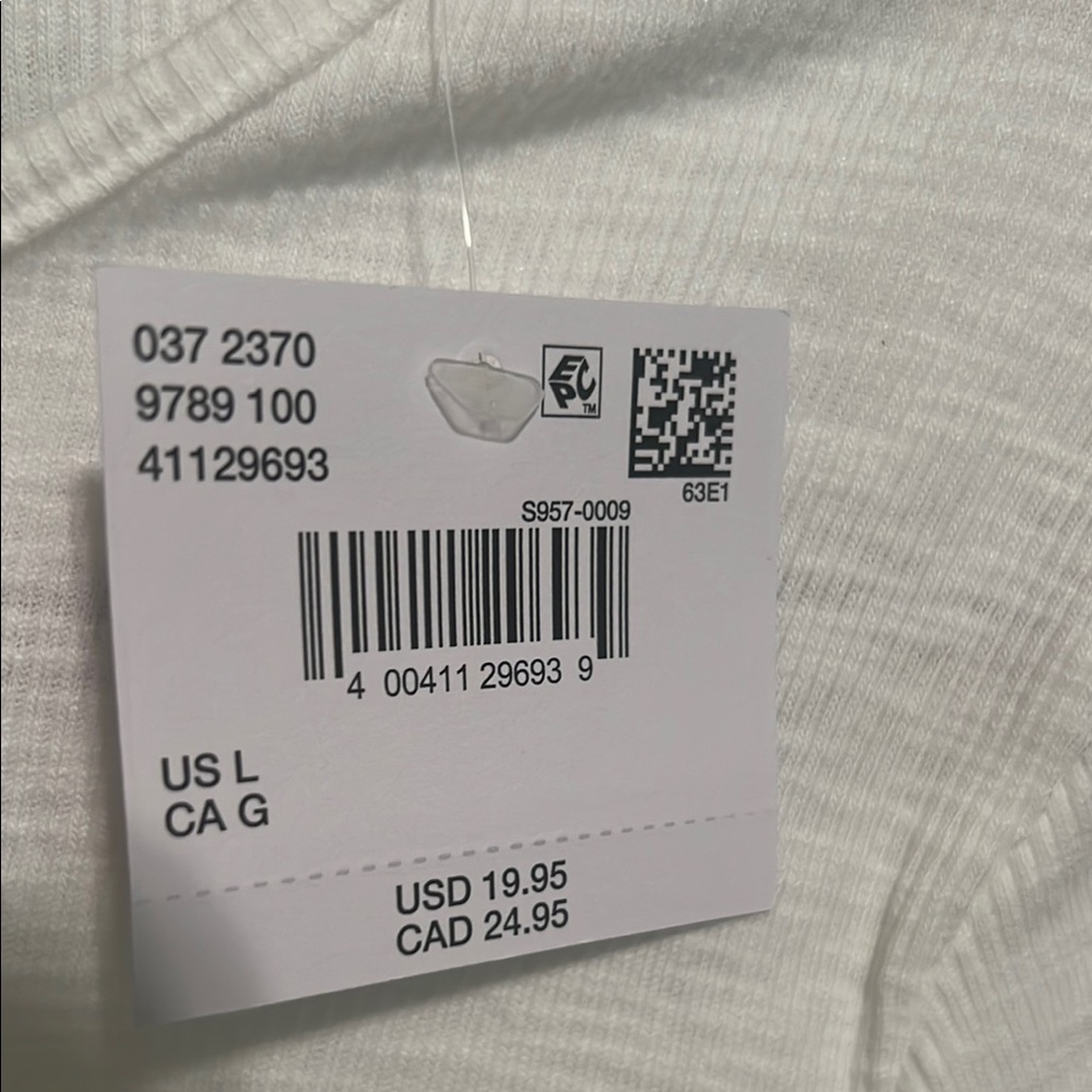 American Eagle Outfitters White Fitted Tee - Picture 3 of 4